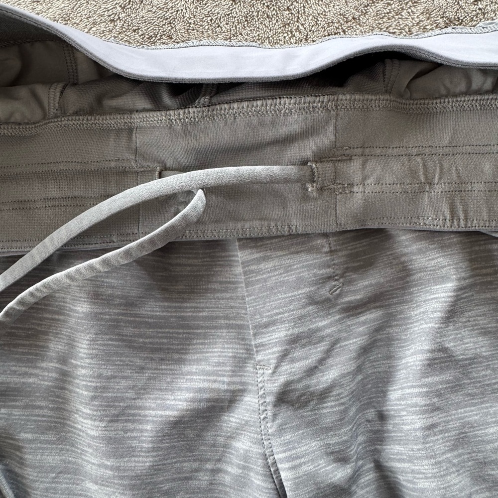 Lululemon T.H.E. Short 9" Linerless Men’s Shorts - Picture 10 of 10